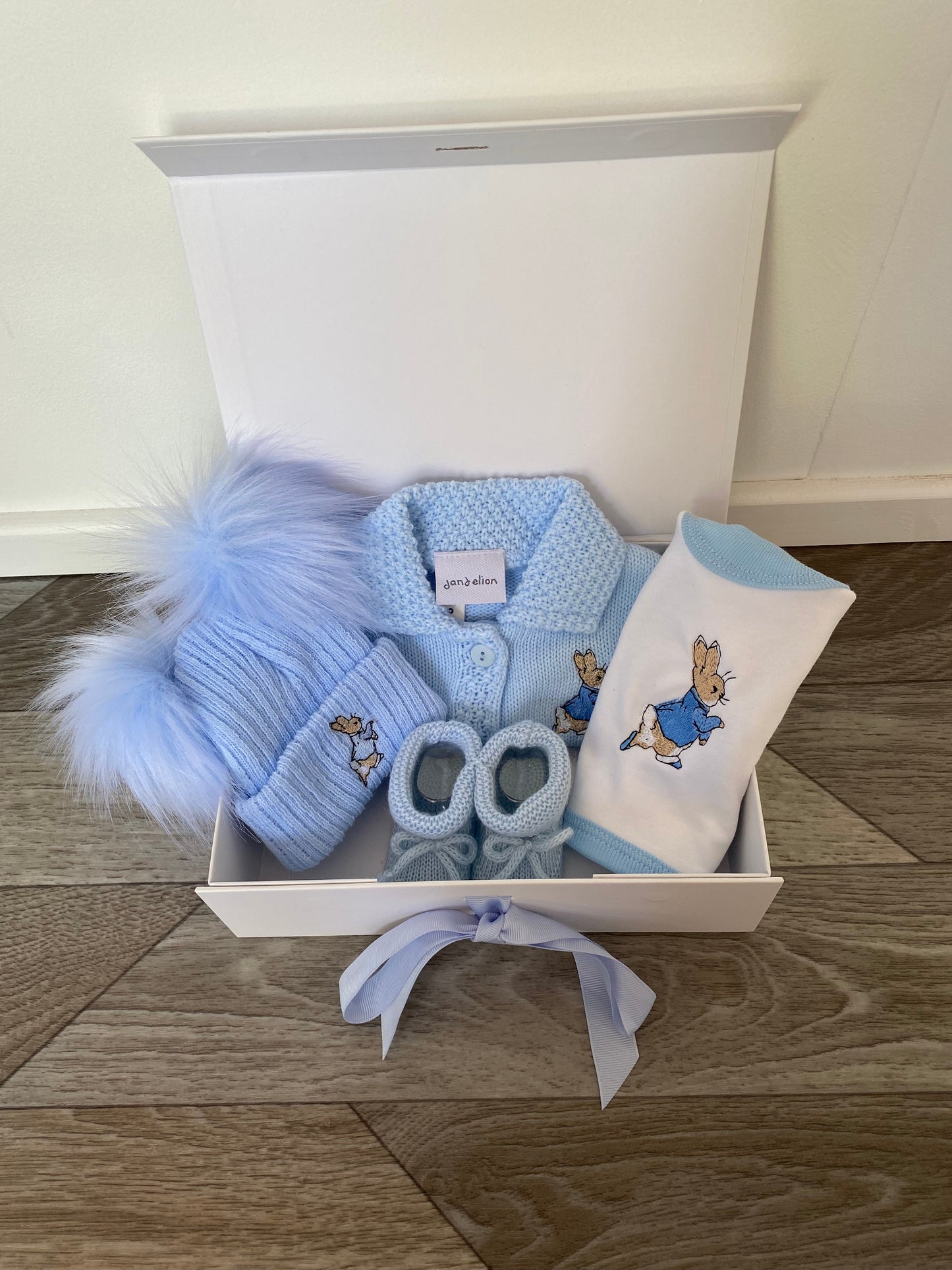 Baby boys Gift Hamper - Peter Rabbit Newborn / Baby Shower Gift